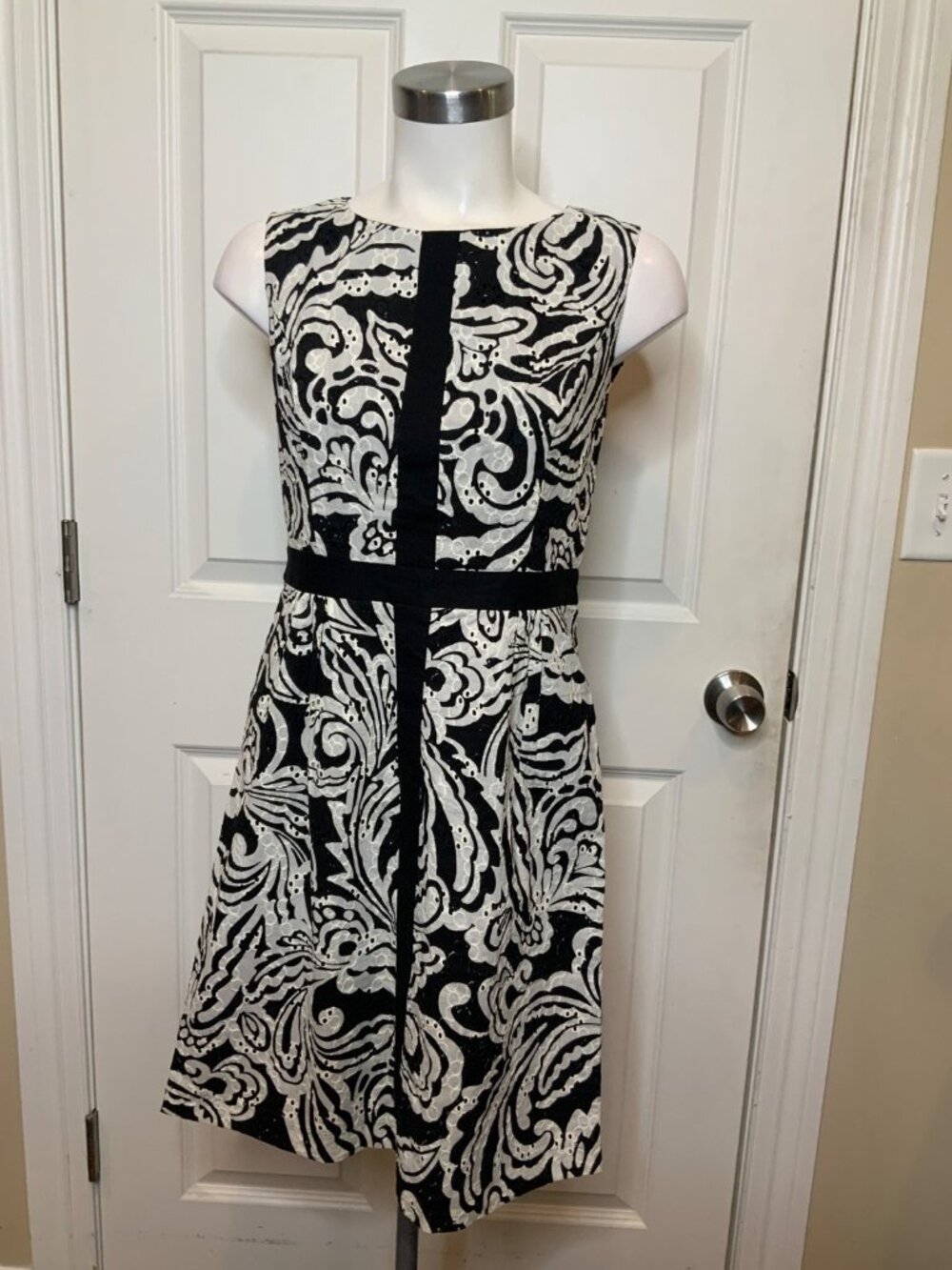 Tabitha Anthropologie Black White Floral Eyelet Fit & Flare Dress, Size 2